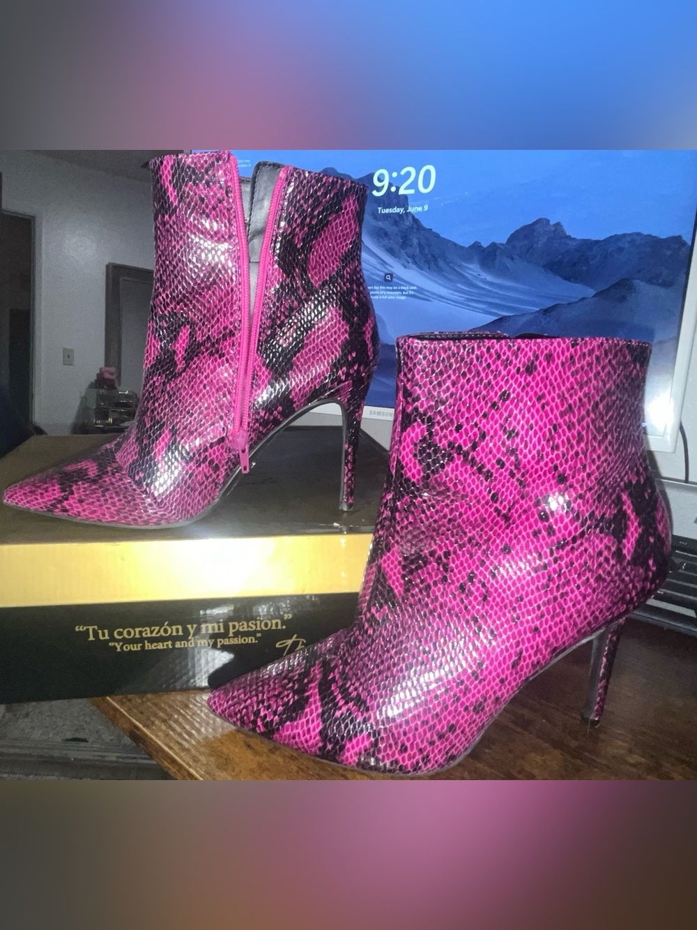 THALIA SODI Rylie Purple Snake Print Pointed Toe Ankle Boots Booties Heels Sz8.5